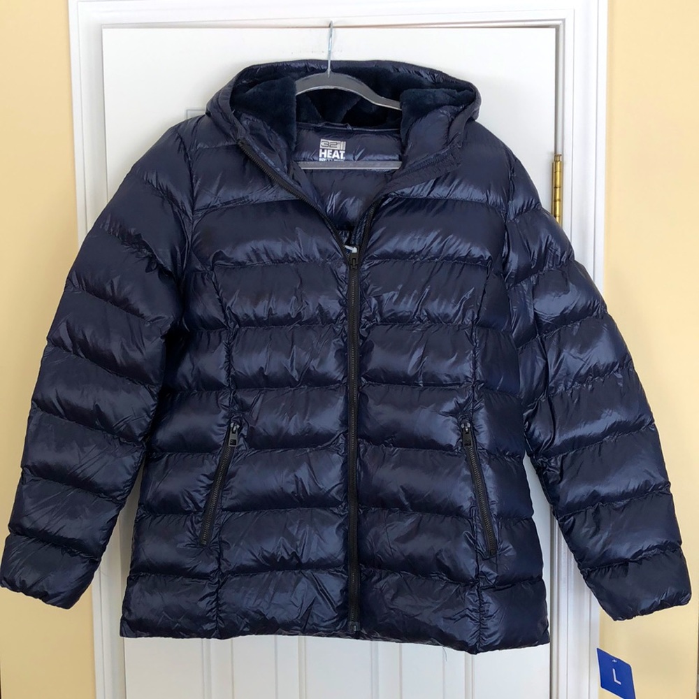 New Women’s 32 Degrees puffer jacket. Size L. Navy color. Soft faux fur in hood. - Picture 6 of 9